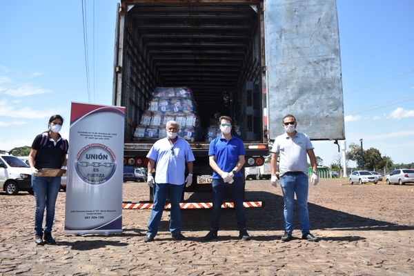 Comerciantes de CDE entregan alimentos a taxistas y trabajadores informales