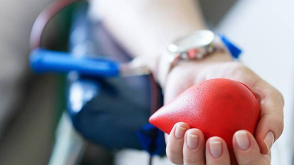 Los bancos de sangre sufren durante la cuarentena por la falta de donantes
