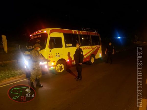 14 pasajeros retenidos en un bus por violación de cuarentena en Horqueta