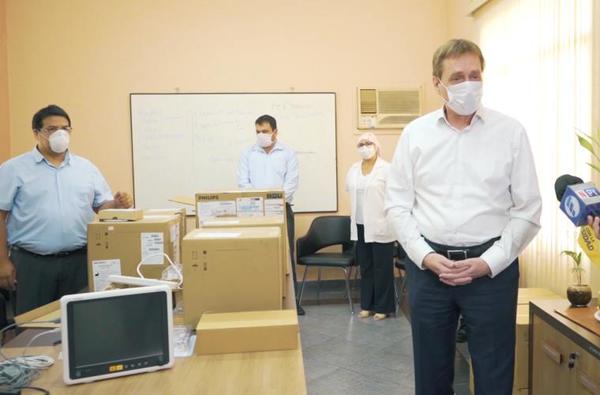 Supermercado Stock donó 6 monitores multiparamétricos al Hospital de Niños de Acosta Ñu | Lambaré Informativo
