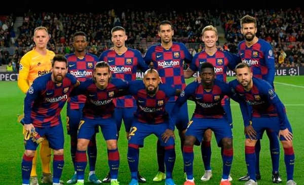HOY / Jugadores del Barcelona donan el 70% de sus sueldos a los empleados del club
