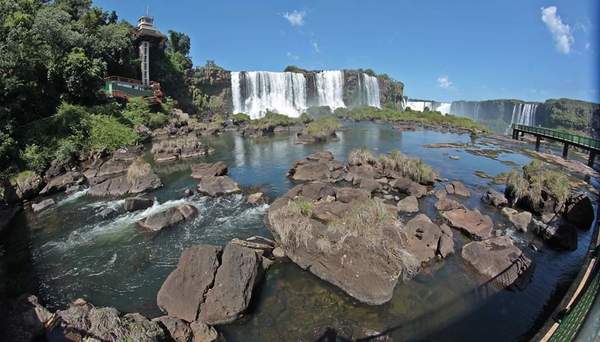 Cataratas del Yguazú se está “SECANDO”