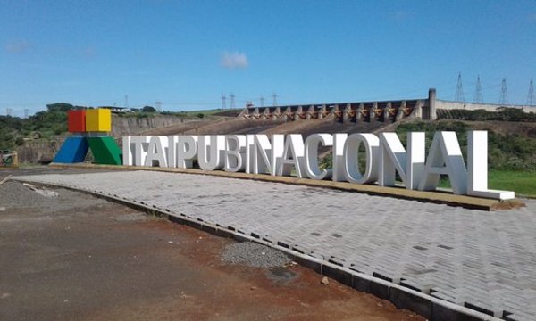 Funcionarios de Itaipú y Yacyretá no ganarán más que el presidente