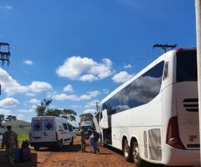 Covid-19: unas 42 personas fueron trasladadas a modo de descomprimir casa de retiro en CDE