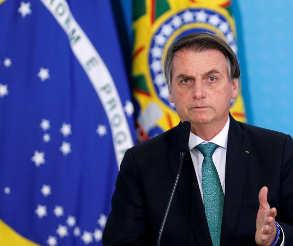 Twitter elimina videos de Bolsonaro contra el Covid-19