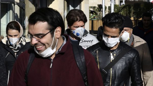 Según la Organización Mundial de la Salud: el coronavirus no se transmite por el aire y por eso no es necesario utilizar mascarillas en espacios públicos