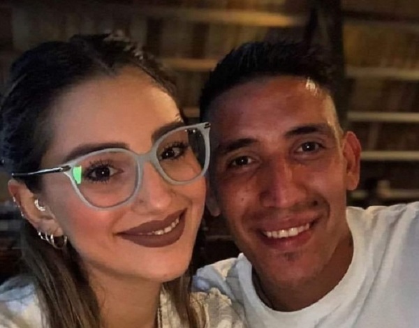 Futbolista despide a su novia, fallecida en un accidente