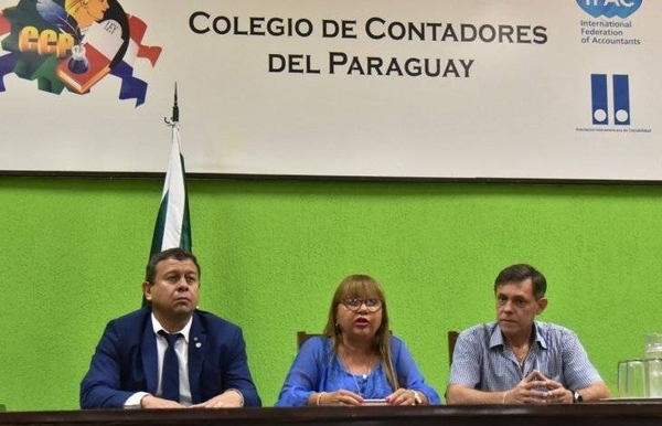 HOY / Contadores solicitan al gobierno ser parte de la lista de excepción y así seguir trabajando evitando moras