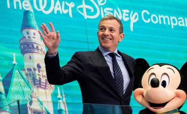 HOY / El presidente de Disney renuncia a su salario por la crisis del coronavirus