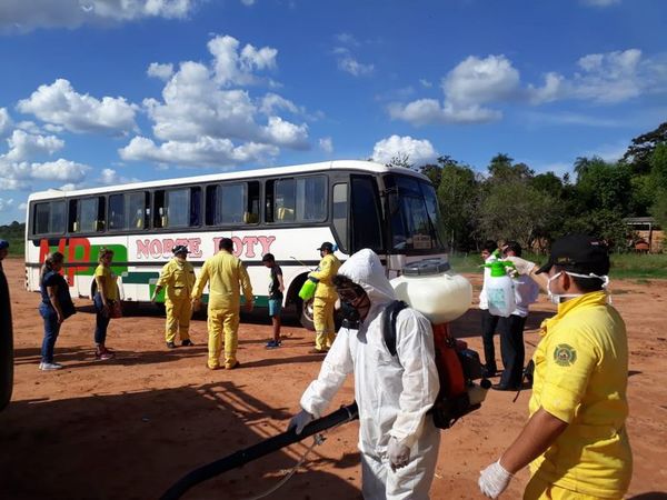 Retienen en Choré a colectivo que trasportaba pasajeros - Nacionales - ABC Color
