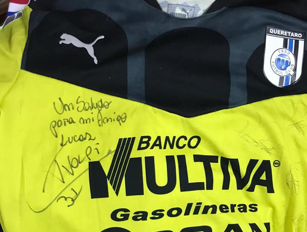 Hurtan camisetas de colección al Pájaro Benítez