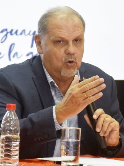 Ratifican apoyo a Roa, tras crítica de algunos colorados - Política - ABC Color