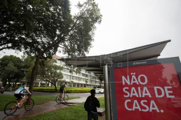 El ministro de Salud de Brasil contradijo a Bolsonaro y aconsejó seguir las recomendaciones para la prevención contra el coronavirus