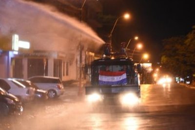 Asunción desinfecta sus zonas más transitadas para evitar contagios » Ñanduti