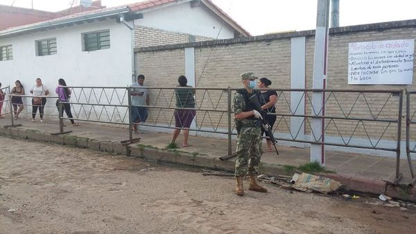 Se inician primeras entregas de kits de alimentos en escuelas de Asunción - Nacionales - ABC Color