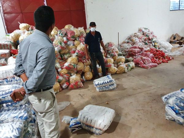 Entregan víveres a familias vulnerables en Concepción