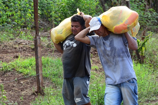 Familias de nueve barrios ya recibieron víveres