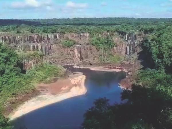 Las cataratas de Iguazú se quedan sin agua