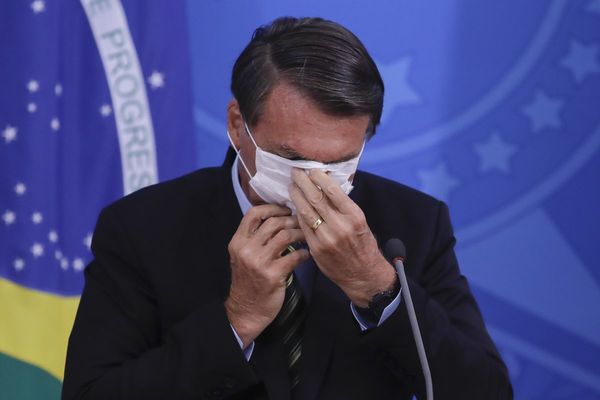 Bolsonaro se aísla políticamente por su postura frente al coronavirus