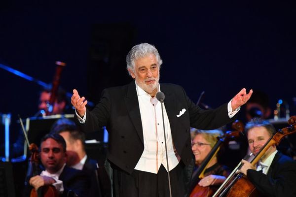 Plácido Domingo es dado de alta y se recupera de COVID-19 en casa de Acapulco - Gente - ABC Color