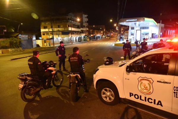 Policía: cada día, unas 1.000 denuncias de violación de la cuarentena - Nacionales - ABC Color