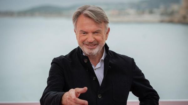 Sam Neill, sin poder rodar Jurassic World, manda ánimos durante la pandemia - Gente - ABC Color