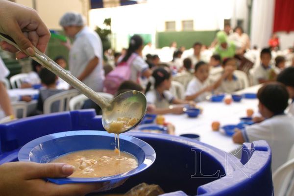 Familias del Bañado Sur realizan ollas populares