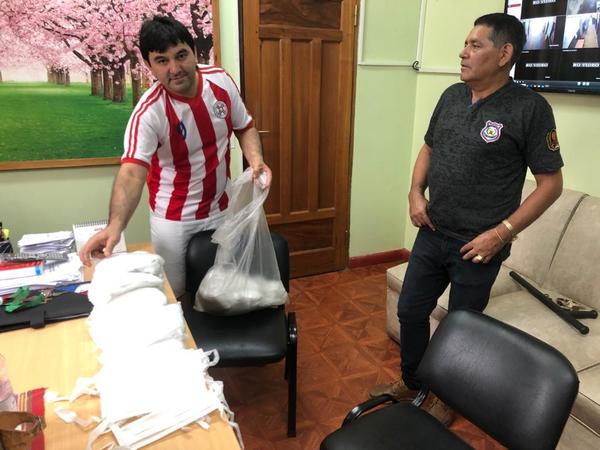 PPL y funcionarios penitenciarios fabrican tapabocas - ADN Paraguayo