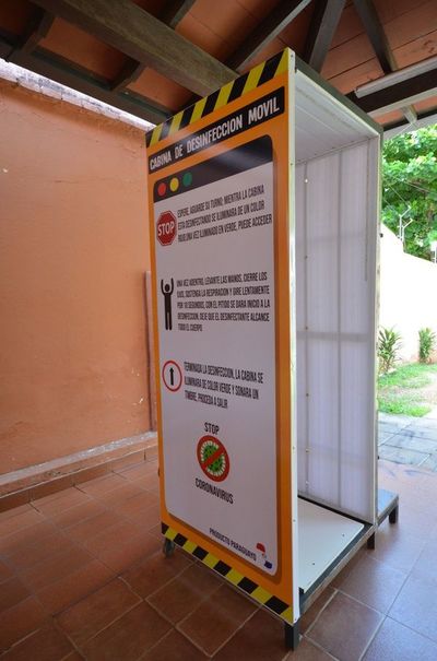 Cabinas de desinfección: la propuesta de 3 jóvenes ante el cierre de sus negocios