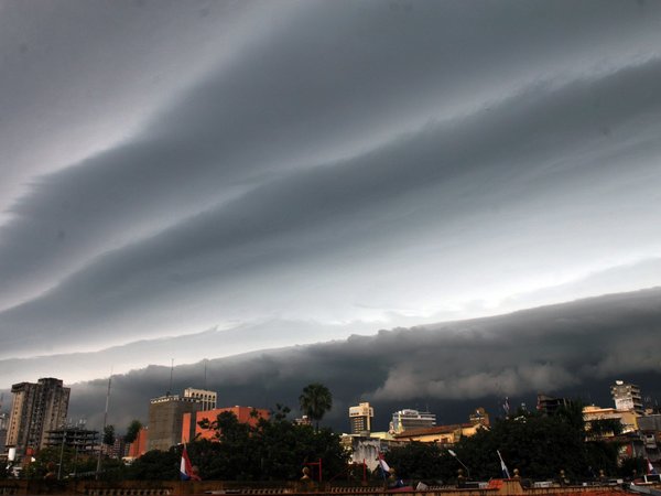 Meteorología anuncia lluvias con tormentas para seis departamentos