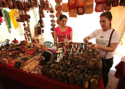 Artesanos lanzan catálogo para comercialización y promoción de sus productos