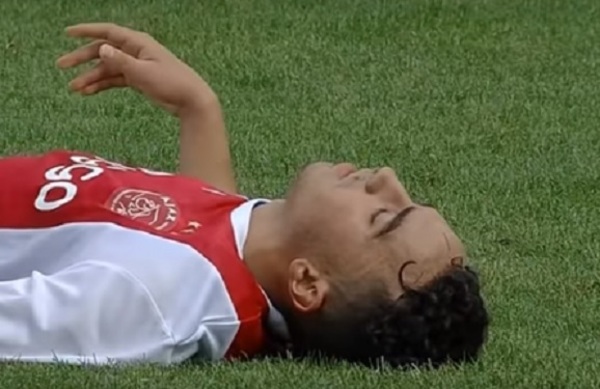 Ajax rescinde contrato de futbolista que pasó casi tres años en coma