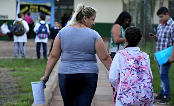 HOY / La jueza Edith Coronel, resolvió que los padres deberán pagar las cuotas de los colegios privados