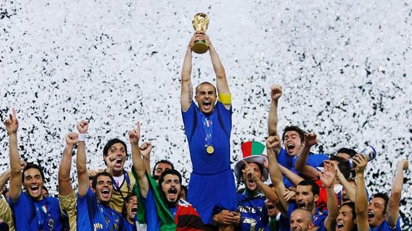 Cannavaro pide a Italia inspirarse en el espíritu del Mundial 2006 - Fútbol - ABC Color
