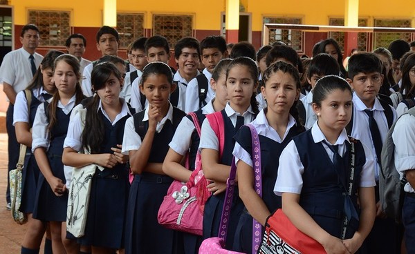 Retorno a clases tras el 12 de abril generaría contagio masivo, advierten - ADN Paraguayo