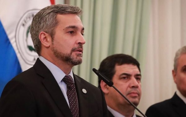 Abdo Benítez se declara adversario de funcionarios que rechazan recorte