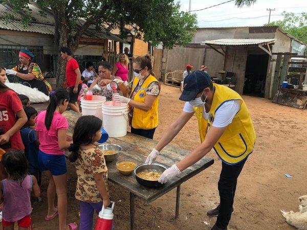 Club de Leones asiste a familias carenciadas y afectadas por pandemia