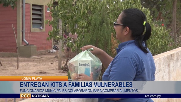 ENTREGAN KITS DE VÍVERES PARA FAMILIAS DE LOMA PLATA