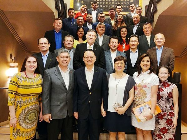 Exalumnos rechazan posibles afianzamiento de relaciones diplomáticas con China Popular - Nacionales - ABC Color