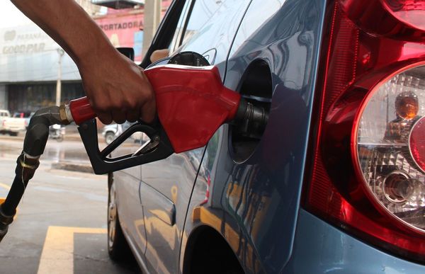 Venta de combustibles cayó estrepitosamente tras medidas sanitarias