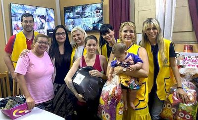 Leones paraguayos entregan alimentos