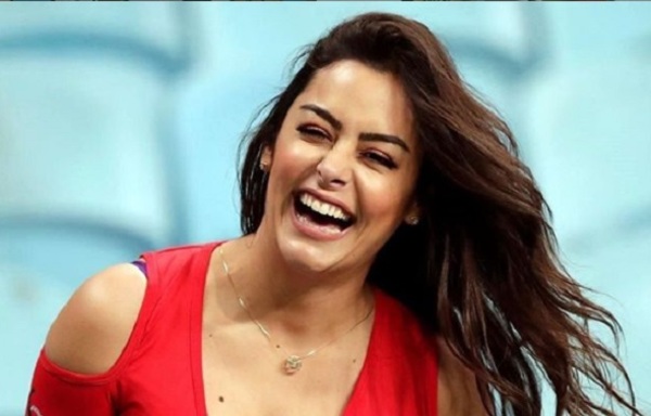La forma particular en que Larissa Riquelme felicitó al presidente por su gestión