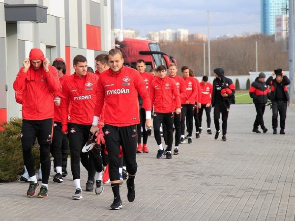 La plantilla del Spartak Moscú se baja un 40 % el sueldo