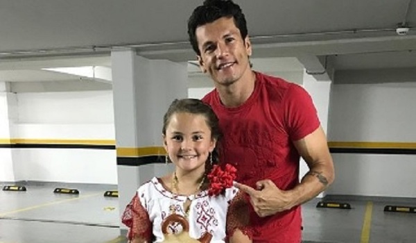 Nelson Haedo emocionado ante los 12 años de su hija