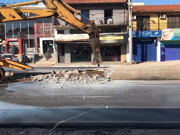 En plena emergencia sanitaria, MOPC destina recursos para demoler obras