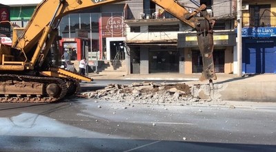 Demuelen paradas del Metrobús: usarán escombros para nuevos hospitales