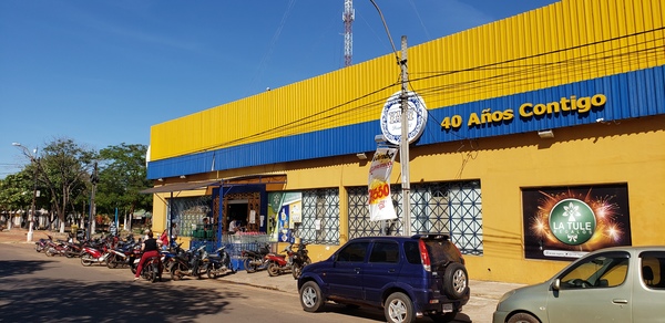Casa Yasy entrega vales a sus trabajadores por el esfuerzo durante esta cuarentena