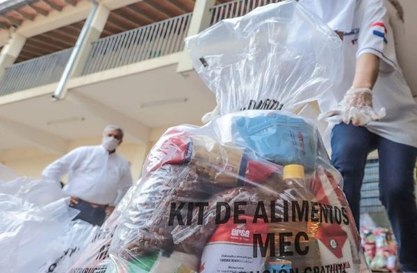 Denuncian que kits del MEC no llegan a todos y en Comuna solo dan leche