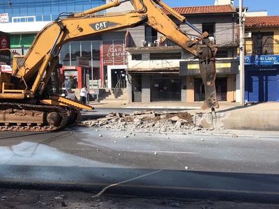 Gobierno espera cobrar seguro por el fallido metrobús: “Vamos a pelear a capa y espada” - Nacionales - ABC Color