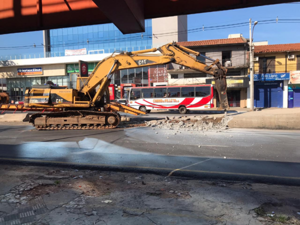 Metrobús: Arranca la demolición de paradas del rescindido proyecto